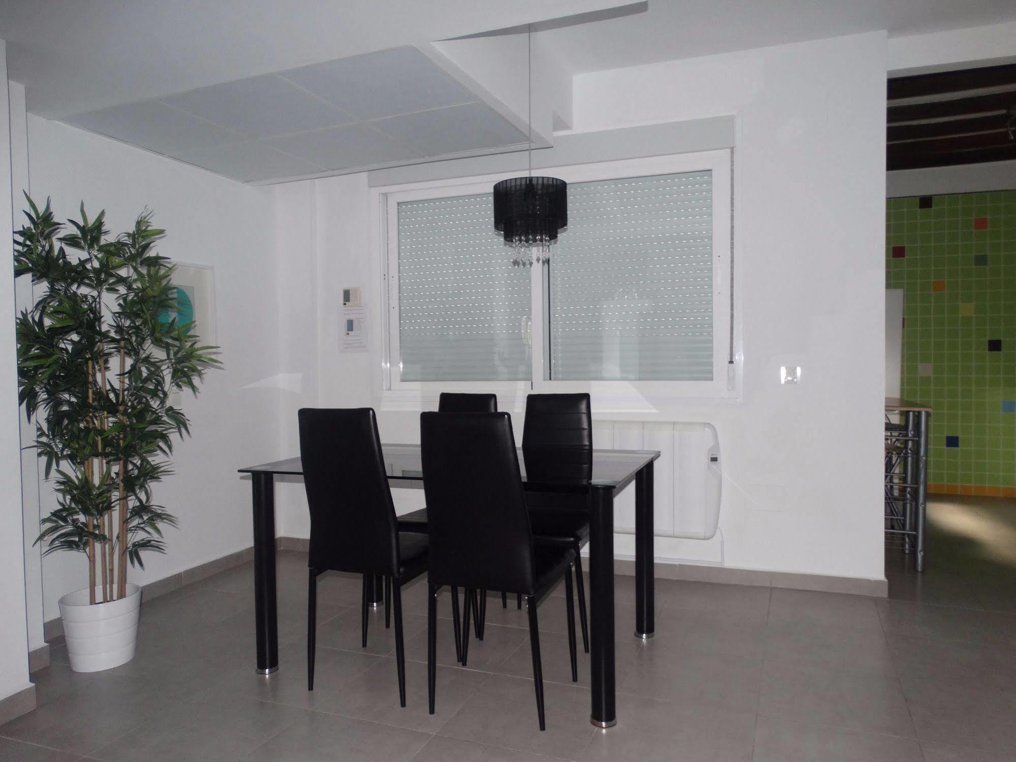 Malaga Apartamentos - Nuno Gomez, 24 מראה חיצוני תמונה