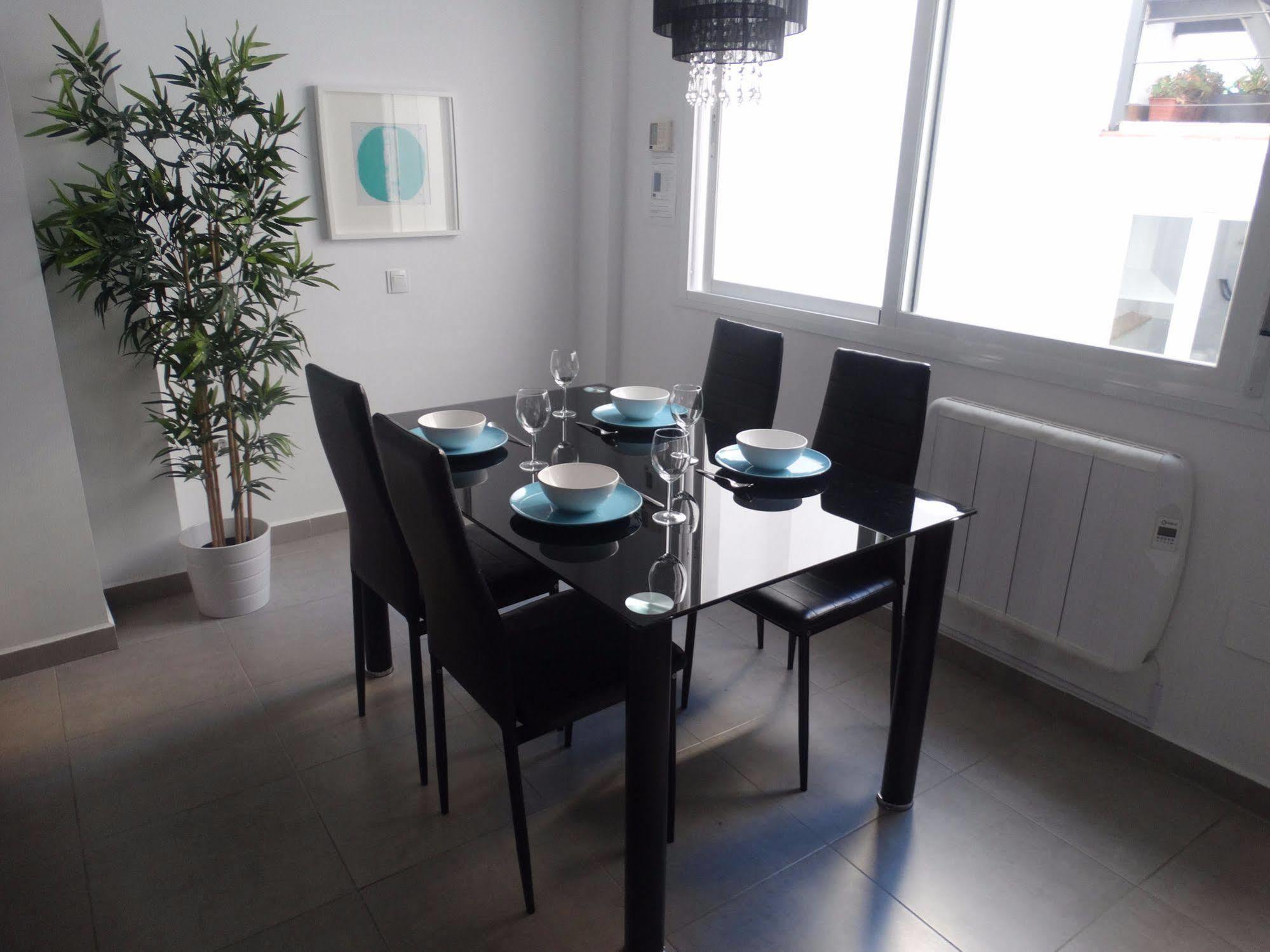Malaga Apartamentos - Nuno Gomez, 24 מראה חיצוני תמונה