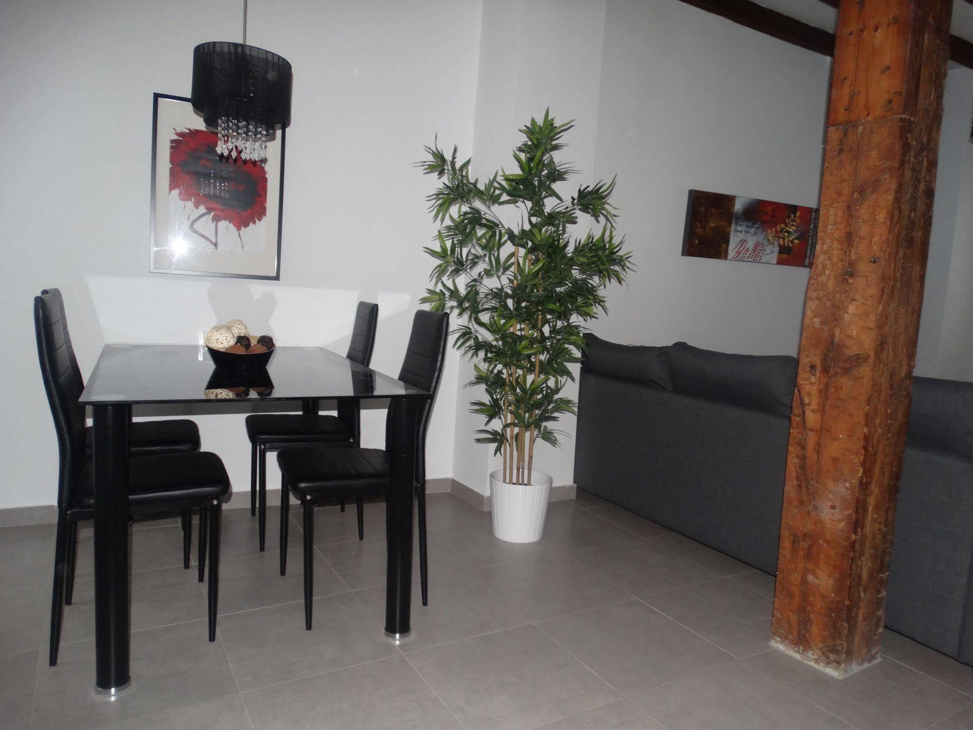 Malaga Apartamentos - Nuno Gomez, 24 מראה חיצוני תמונה