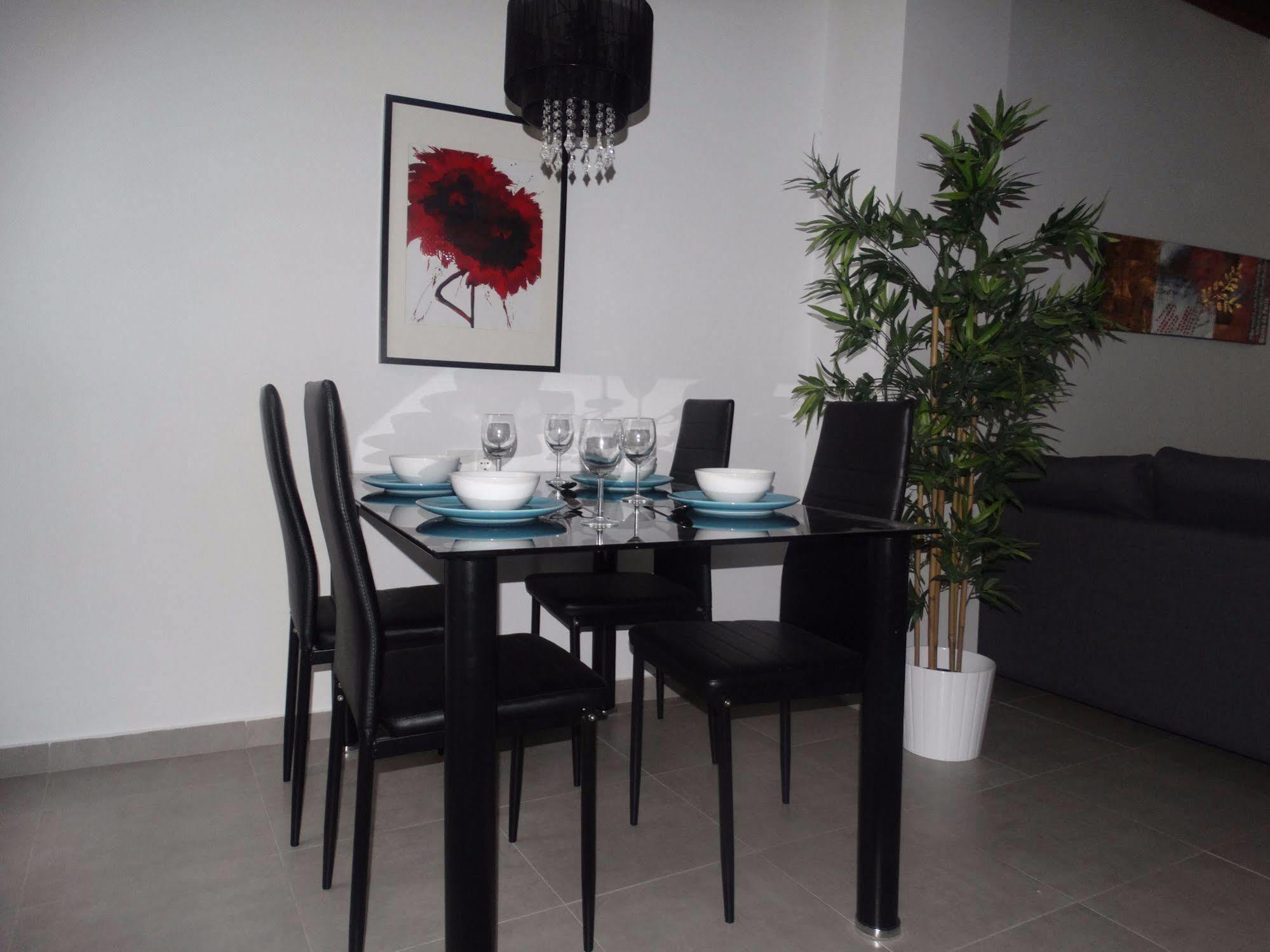 Malaga Apartamentos - Nuno Gomez, 24 מראה חיצוני תמונה