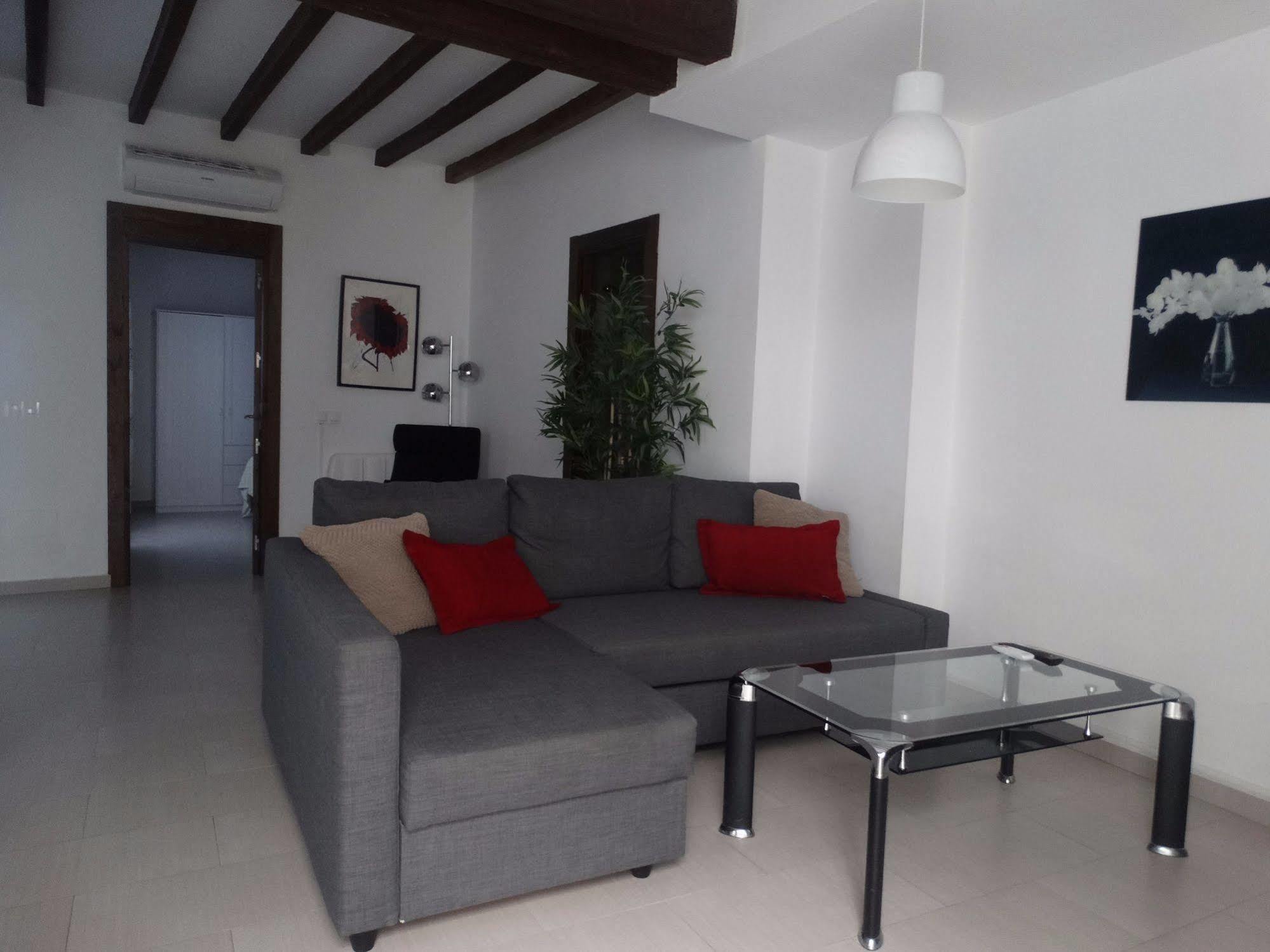 Malaga Apartamentos - Nuno Gomez, 24 מראה חיצוני תמונה