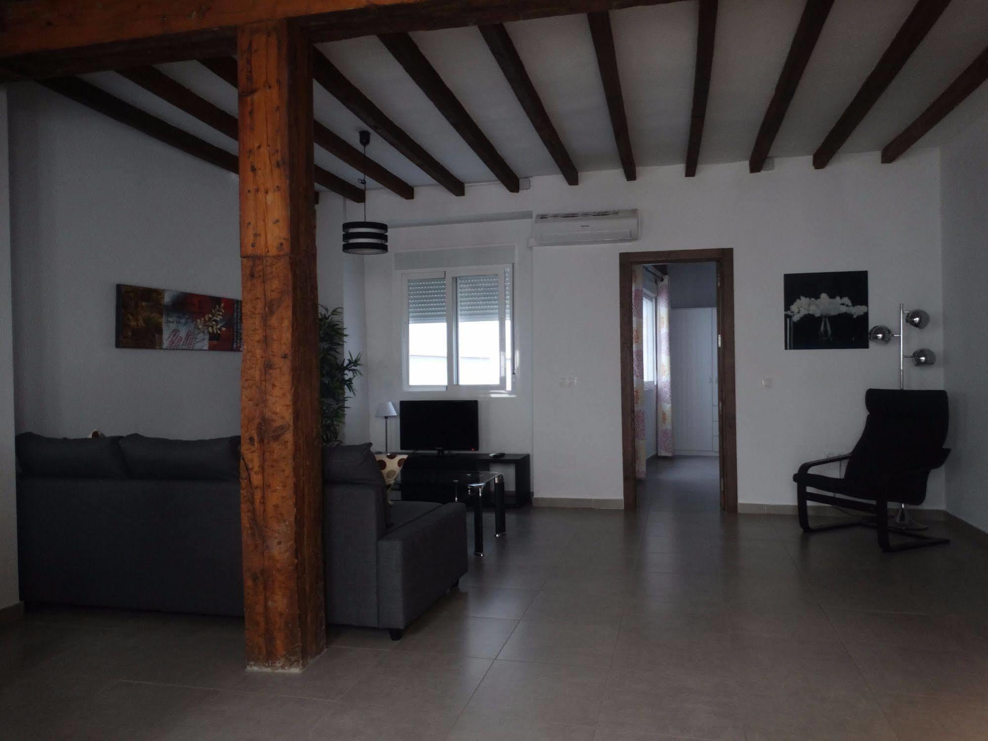 Malaga Apartamentos - Nuno Gomez, 24 מראה חיצוני תמונה